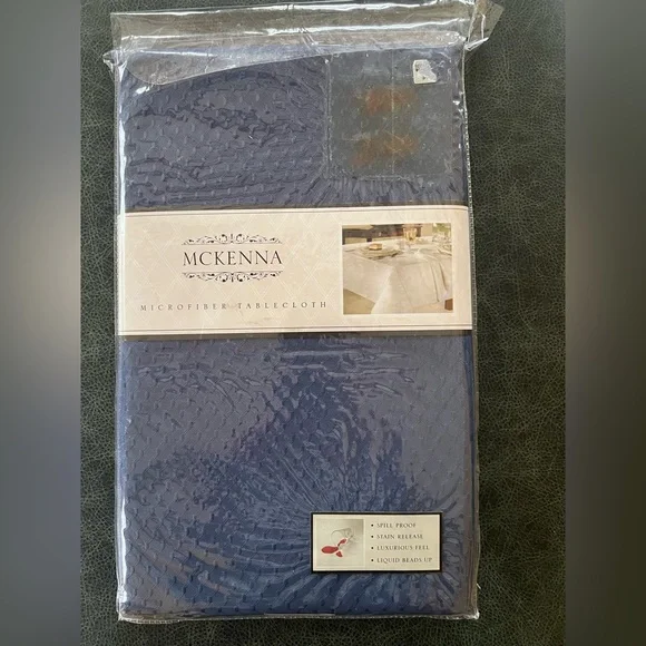 McKenna Tablecloth Microfiber Blue Round 90in - Picture 2 of 7